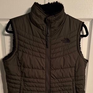 The North Face reversible vest- Dark Green Large